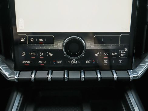 Used 2024 GMC Acadia Elevation image 15