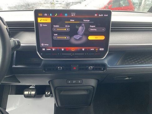 New 2025 Volkswagen ID. Buzz Pro S image 30