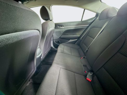 Used 2019 Hyundai Elantra SE w/ Winter Weather Package image 23