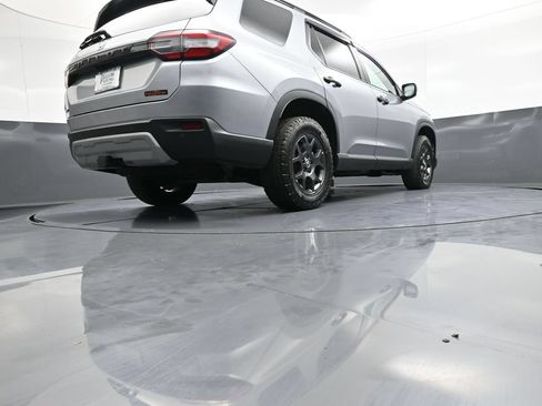 Used 2024 Honda Pilot TrailSport image 31