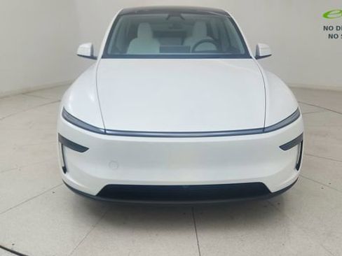Used 2026 Tesla Model Y Long Range RWD image 2