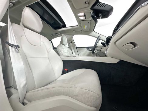 Used 2025 Volvo S60 B5 Core w/ Climate Package image 26
