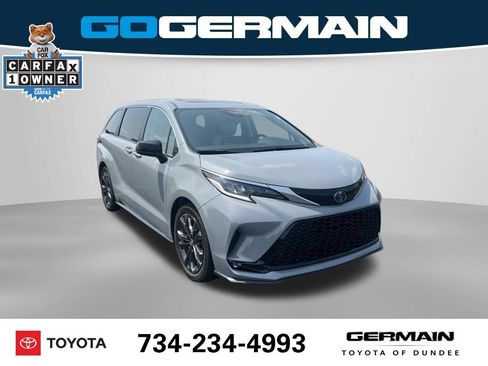 Used 2023 Toyota Sienna XSE FWD image 4