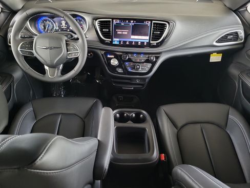 New 2026 Chrysler Pacifica Select FWD image 11