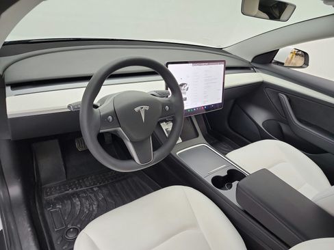 Used 2021 Tesla Model 3 Standard Range Plus RWD image 9