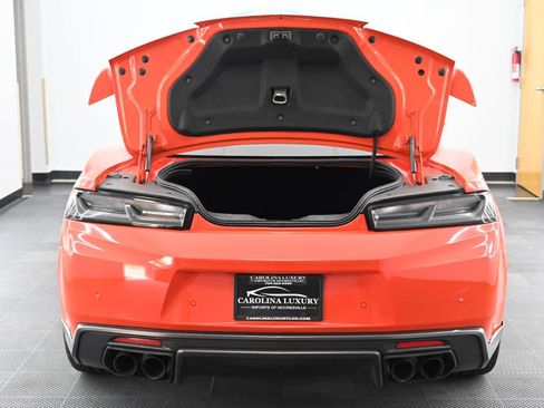 Used 2018 Chevrolet Camaro SS w/ Hot Wheels Edition RWD image 39