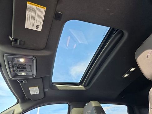 Used 2020 GMC Sierra 1500 AT4 w/ AT4 Premium Package AWD/4WD image 7