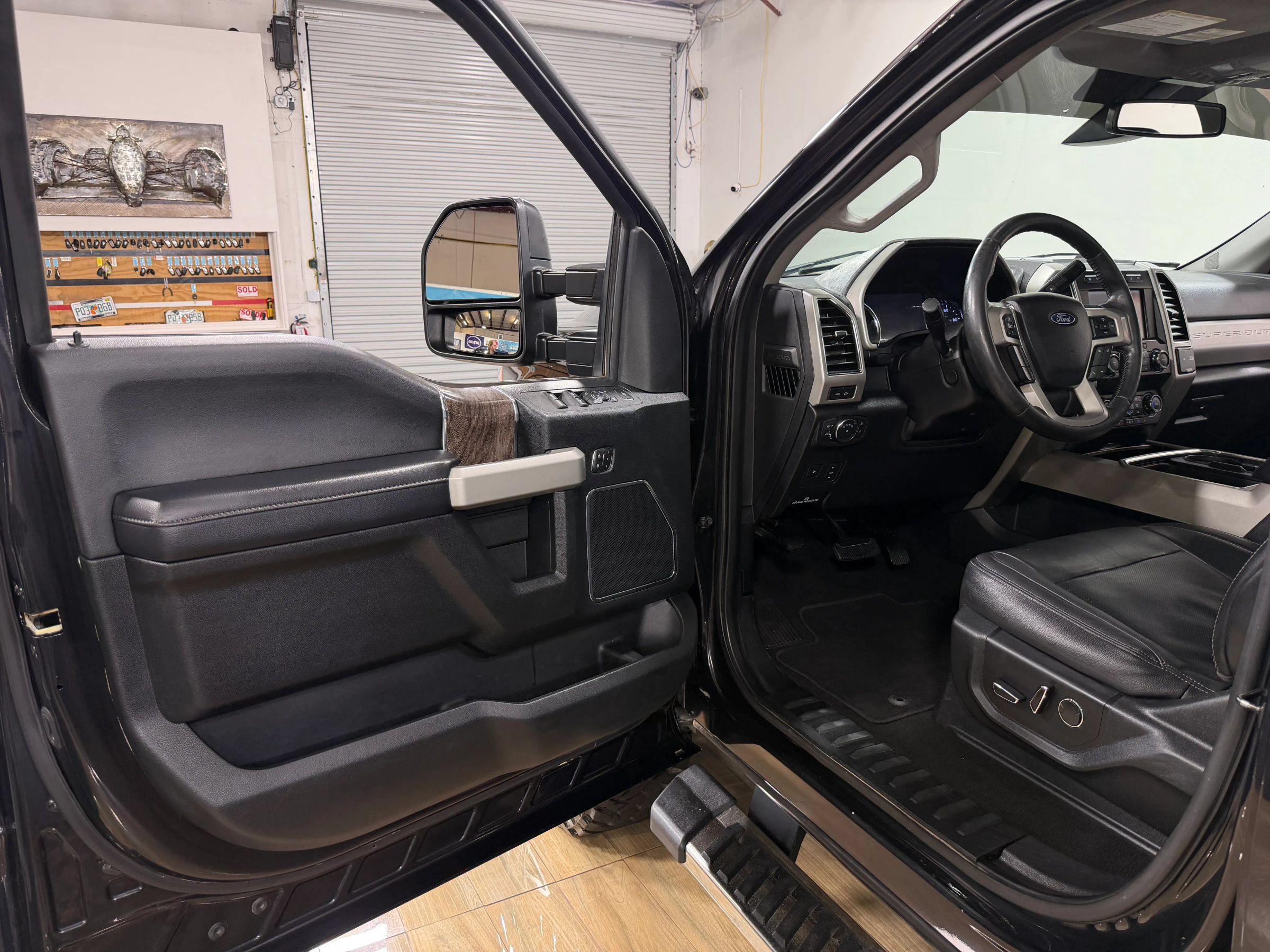 Used 2019 Ford F250 Lariat w/ Lariat Ultimate Package AWD/4WD image 13