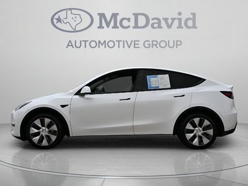 Used 2023 Tesla Model Y Long Range AWD/4WD image 2