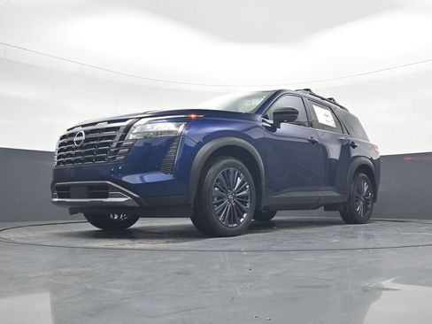 New 2026 Nissan Pathfinder SL image 17