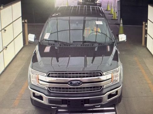Used 2020 Ford F150 Lariat image 2
