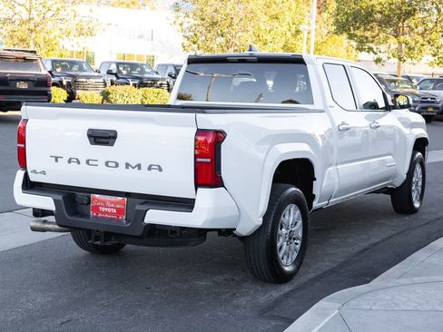 Used 2025 Toyota Tacoma SR5 image 5