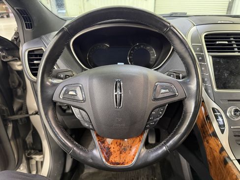 Used 2017 Lincoln MKX Reserve w/ Driver Assistance Package image 16