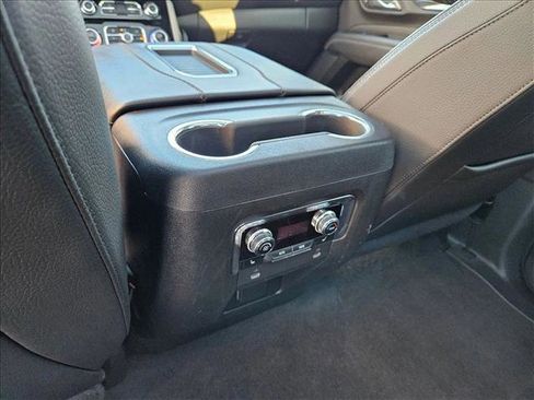 Used 2022 GMC Yukon Denali w/ Denali Premium Package image 18