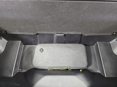 Used 2022 Rivian R1T Launch Edition image 14