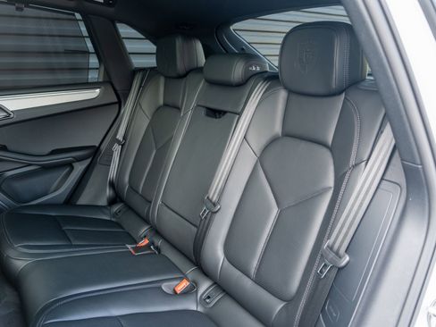 Certified 2026 Porsche Macan AWD/4WD image 37