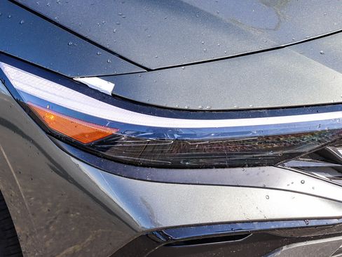 New 2025 Hyundai Elantra Limited w/ Cargo Package image 4