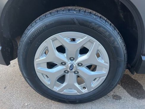 Used 2024 Subaru Forester Base image 12