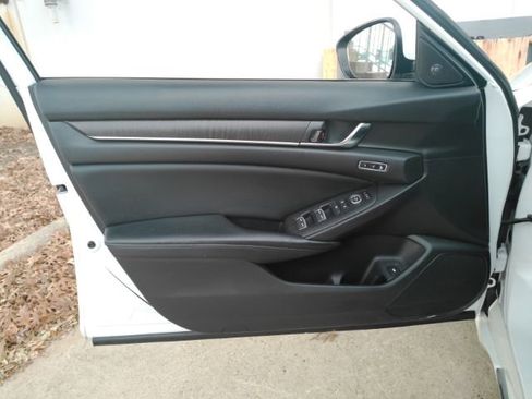 Used 2018 Honda Accord EX-L image 15