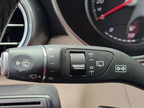 Used 2018 Mercedes-Benz GLC 300 image 10
