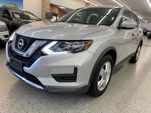 Used 2017 Nissan Rogue S FWD image 1