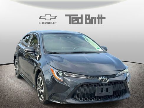 Used 2022 Toyota Corolla LE image 3