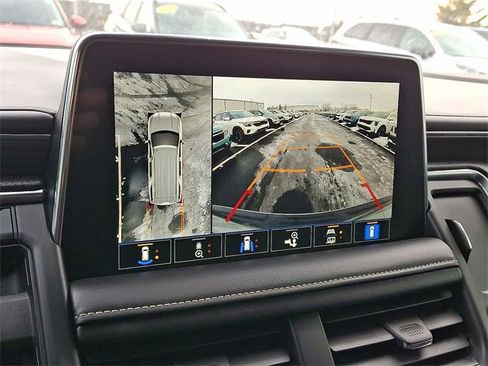 Used 2021 GMC Yukon XL SLT w/ Rear Media and Nav Package image 19