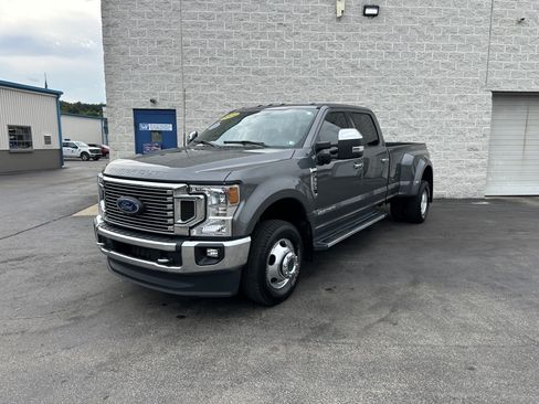 Used 2022 Ford F350 Lariat w/ Lariat Ultimate Package AWD/4WD image 2