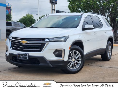 Certified 2023 Chevrolet Traverse LT image 1