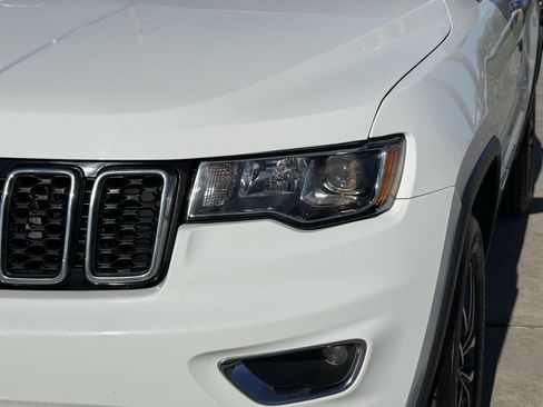 Used 2017 Jeep Grand Cherokee Limited image 11