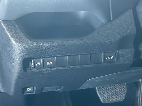 Used 2025 Toyota RAV4 XSE AWD/4WD image 21