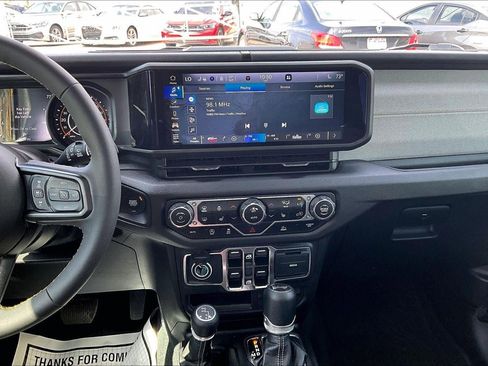 Used 2024 Jeep Wrangler Unlimited Sport AWD/4WD image 6