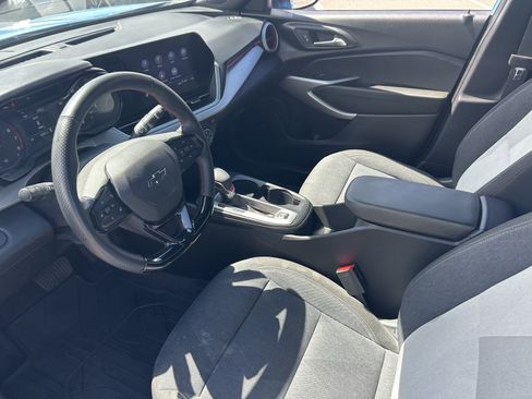 Used 2024 Chevrolet Trax RS FWD image 14