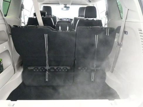 Used 2023 Chrysler Pacifica Touring-L image 22