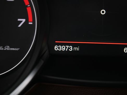 Used 2018 Alfa Romeo Stelvio AWD image 18