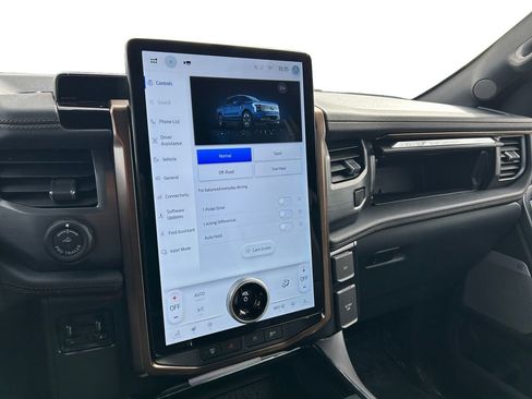 Used 2023 Ford F150 Lightning Lariat w/ Equipment Group 511A High image 24