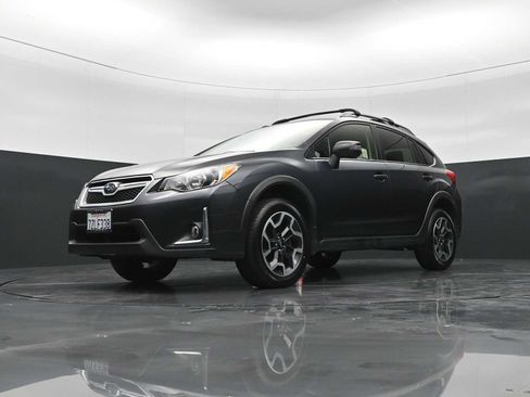 Used 2017 Subaru Crosstrek 2.0i Limited AWD/4WD image 25