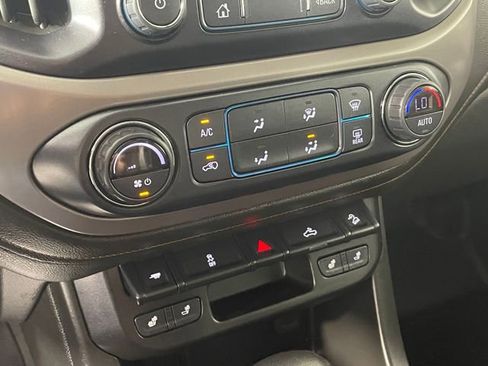 Used 2022 GMC Canyon AT4 AWD/4WD image 9