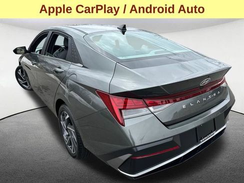 Used 2025 Hyundai Elantra SEL image 8