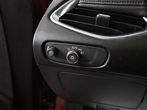 Used 2016 Chevrolet Malibu Premier FWD image 31