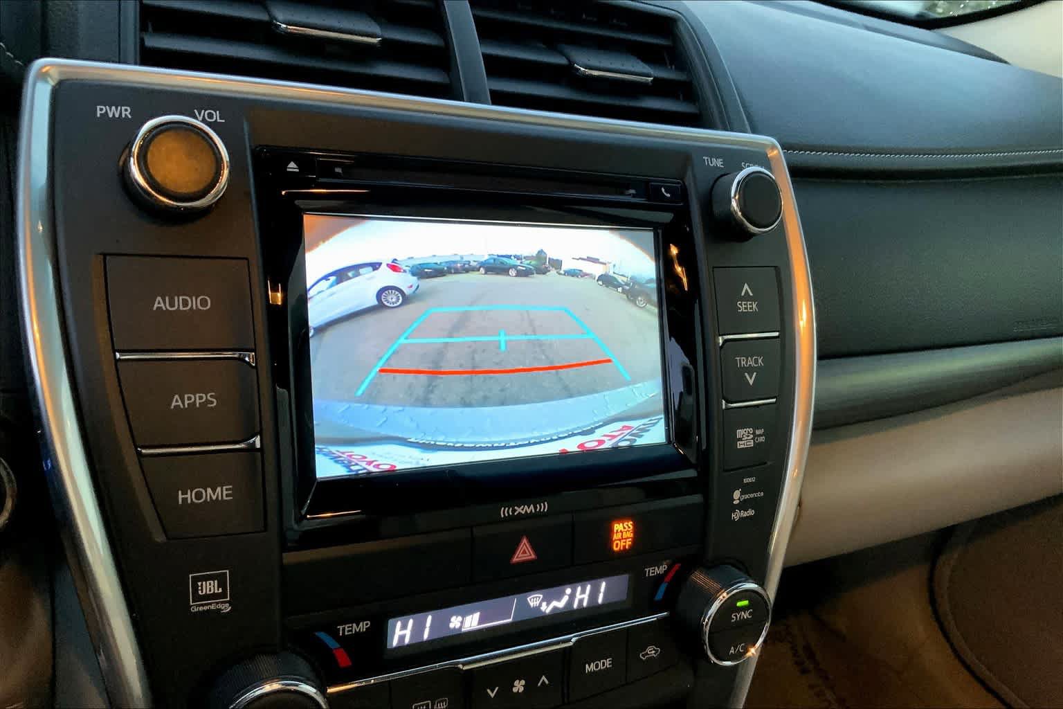 Used 2017 Toyota Camry XLE w/ Moonroof Package FWD image 29