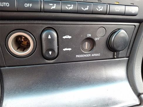 Used 2002 Ford Thunderbird image 15