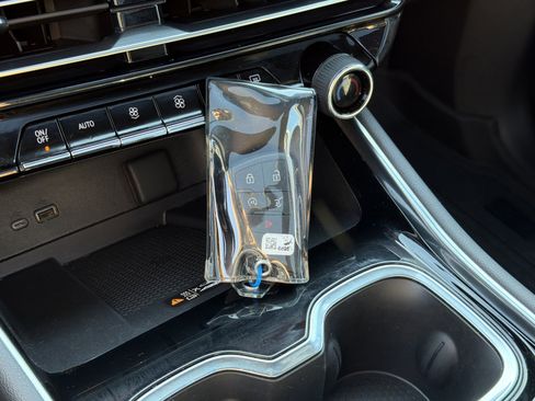 Used 2024 Chevrolet Traverse RS w/ LPO, Floor Liner Package image 37