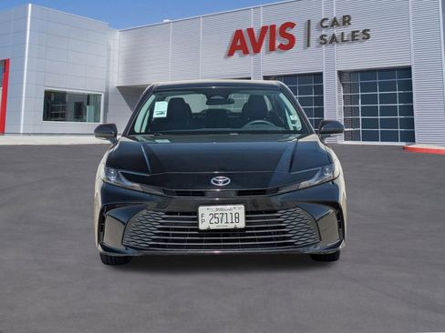 Used 2025 Toyota Camry LE image 2