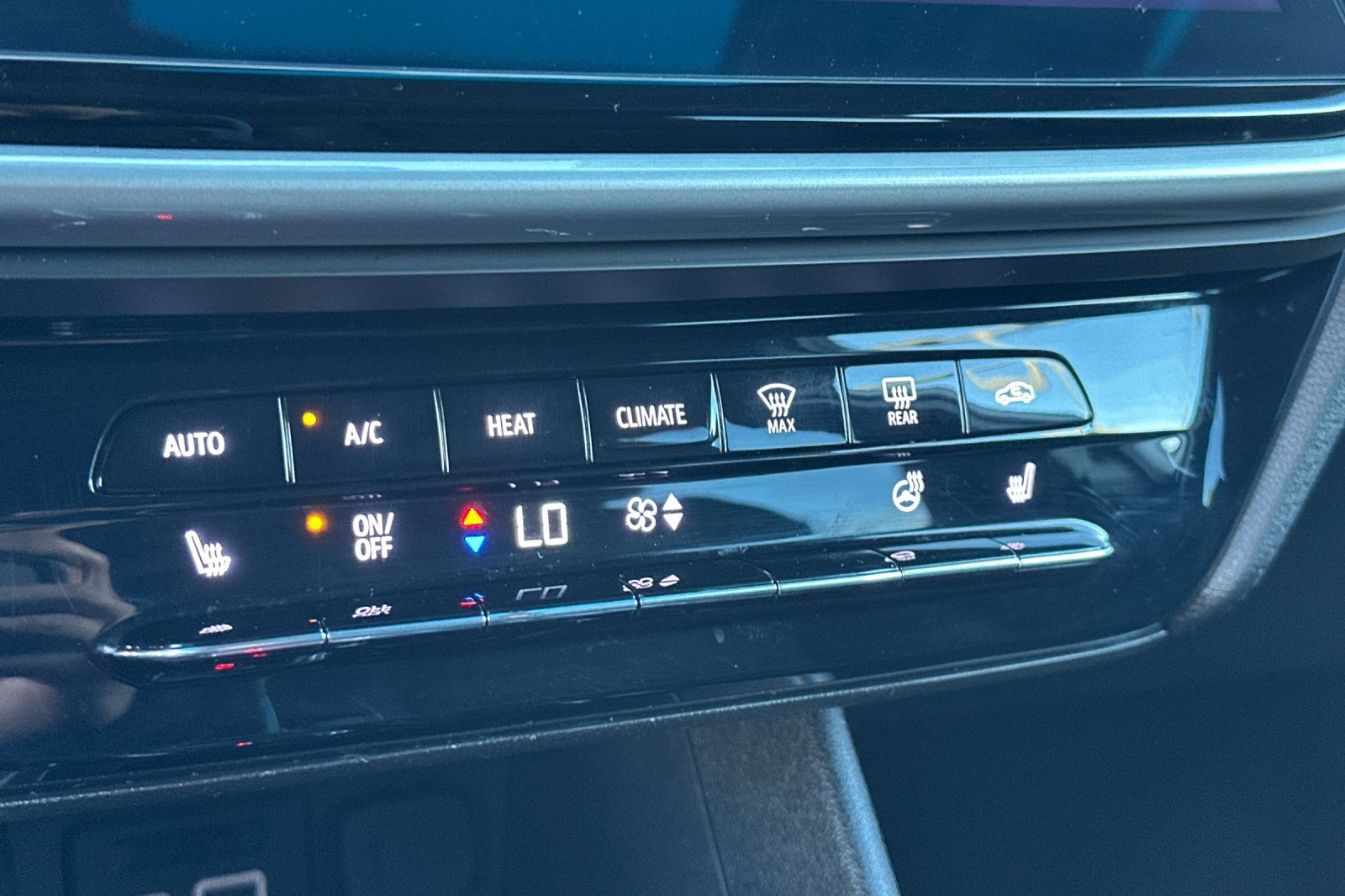 Used 2022 Chevrolet Bolt LT FWD image 23