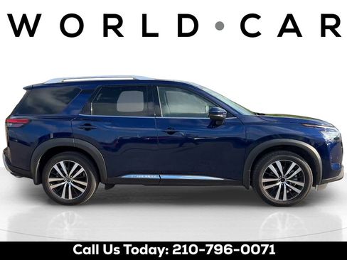 Used 2023 Nissan Pathfinder Platinum w/ Cargo Package FWD image 2