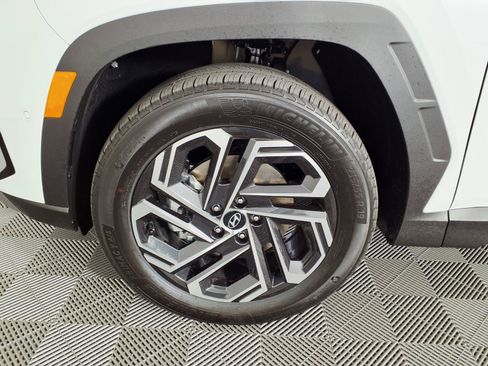 Certified 2026 Hyundai Tucson Limited AWD/4WD image 7