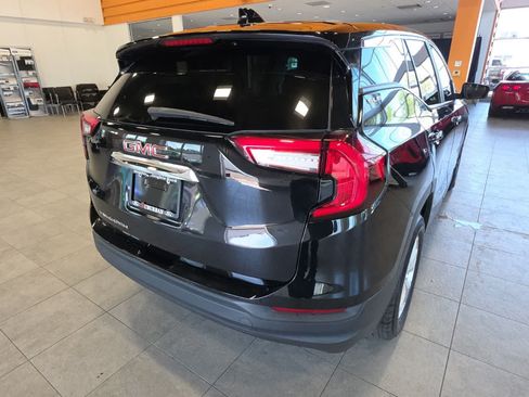 Used 2024 GMC Terrain SLE w/ LPO, Floor Liner Package FWD image 8