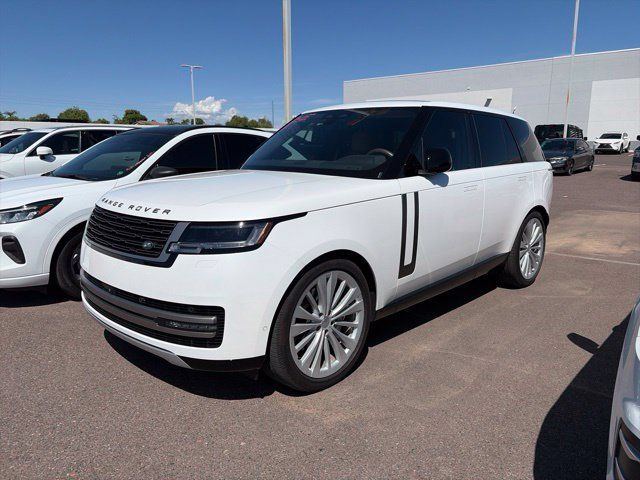Used 2025 Land Rover Range Rover SE AWD/4WD image 1