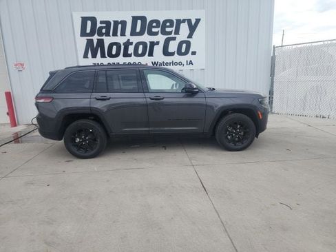 New 2026 Jeep Grand Cherokee Altitude AWD/4WD image 11